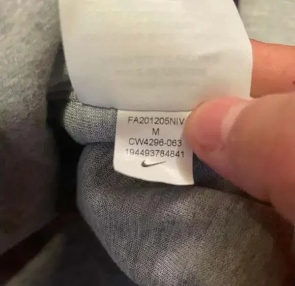 Nike Sportswear Tech Fleece Full-Zip Oversized Women's Jacket CW4296-063 Grey Si - Picture 4 of 4